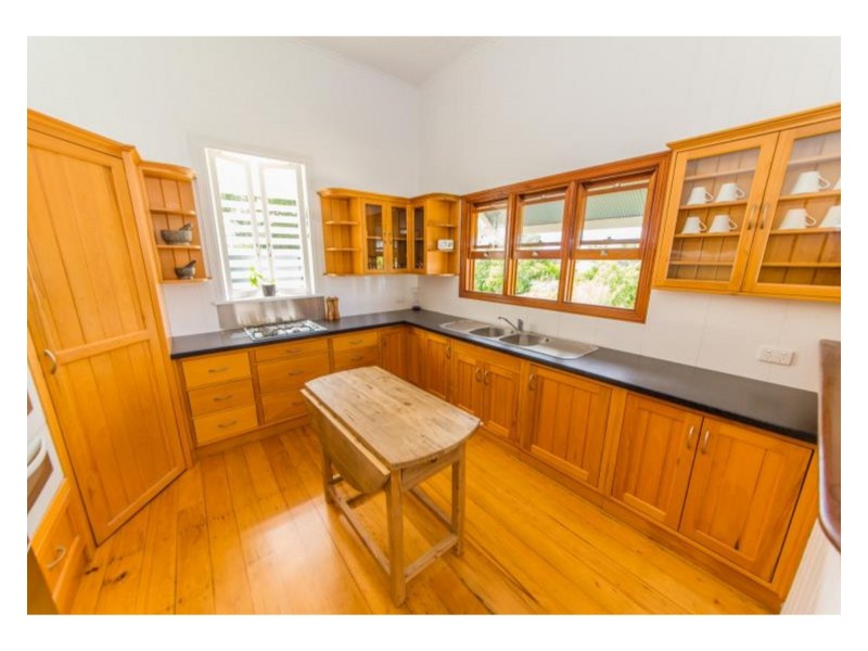 25 Lennox Street, The Range QLD 4700